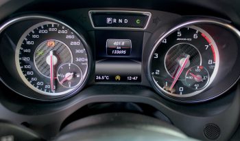 Mercedes CLA 45 AMG completo