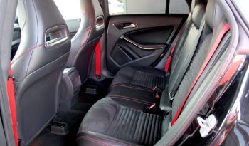 Mercedes CLA 45 AMG completo