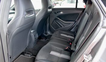 Mercedes CLA 180 completo