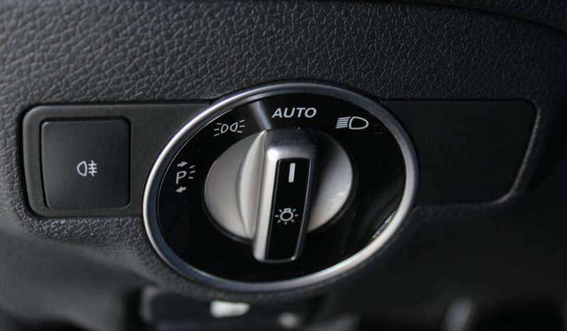 Mercedes CLA 180 completo