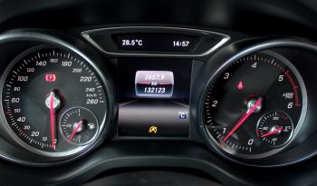 Mercedes CLA 180 completo