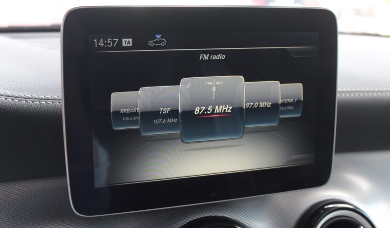 Mercedes CLA 180 completo