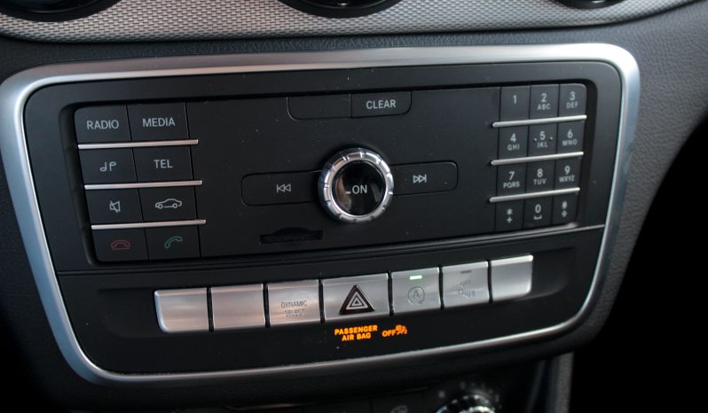 Mercedes CLA 180 completo