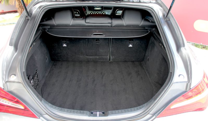 Mercedes CLA 180 completo